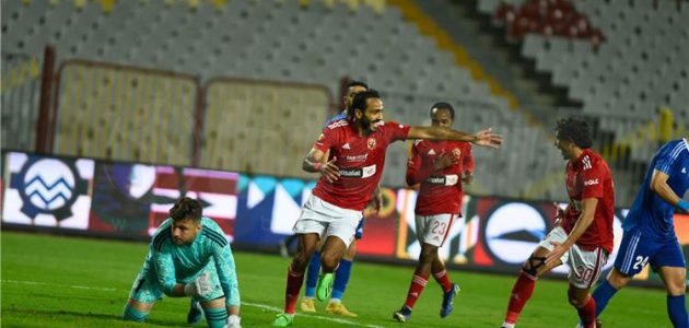 فيديو | محمود كهربا يسجل هدف الأهلي الثاني أمام سموحة